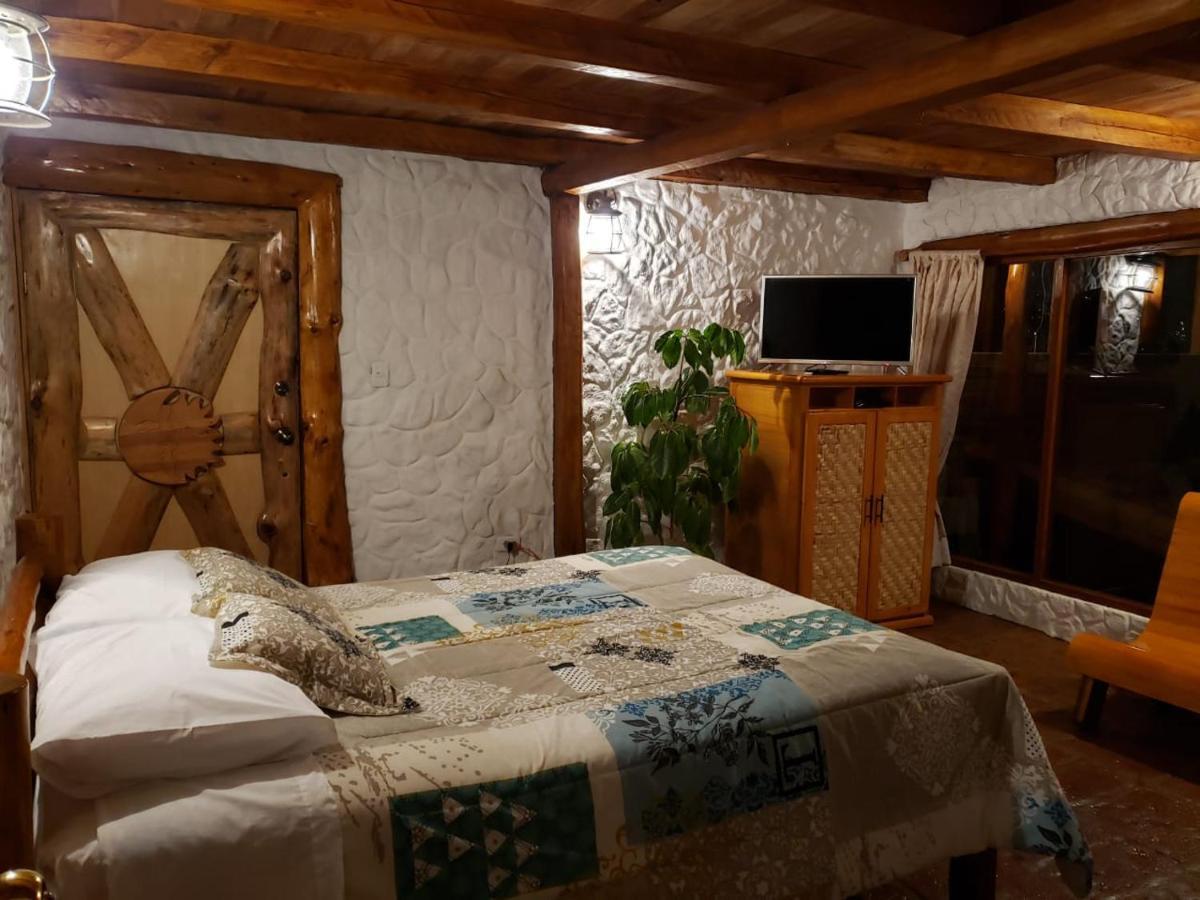 Atallaro Hospedaje Otavalo Exteriör bild