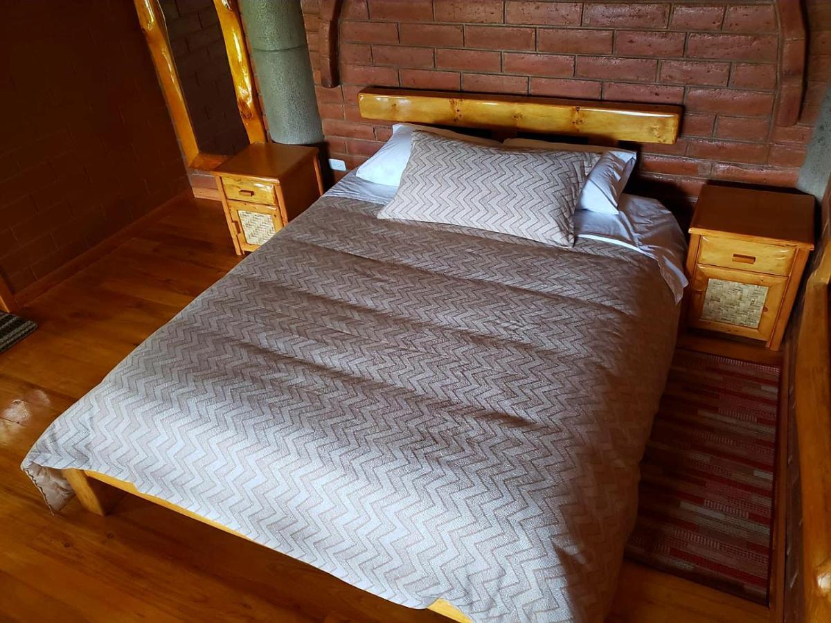Atallaro Hospedaje Otavalo Exteriör bild