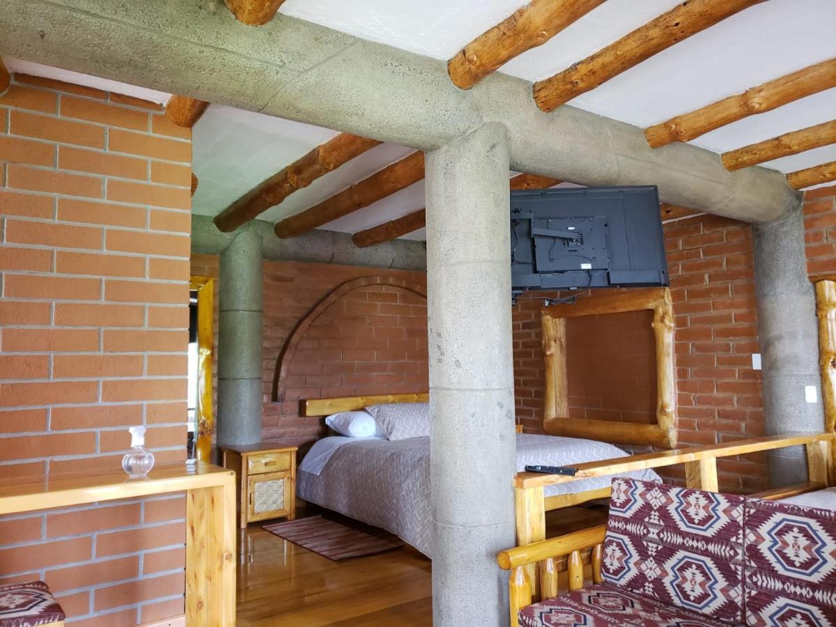 Atallaro Hospedaje Otavalo Exteriör bild