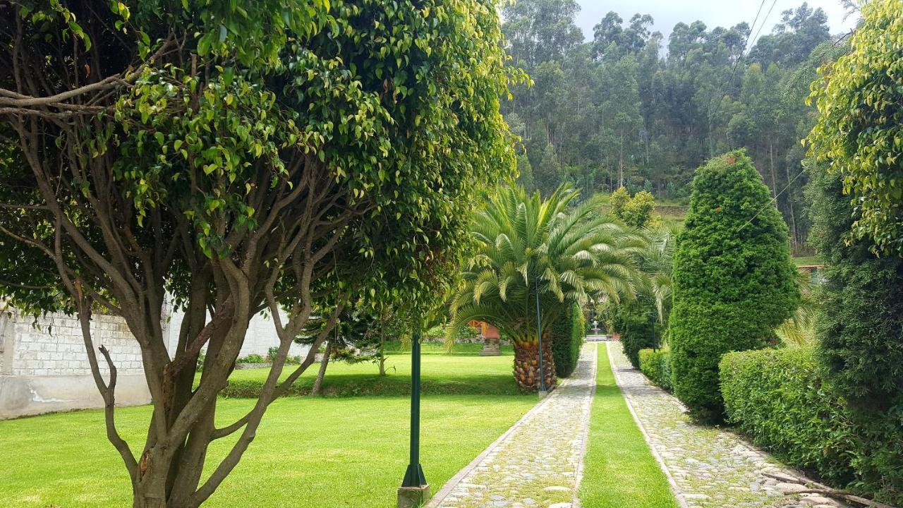Atallaro Hospedaje Otavalo Exteriör bild