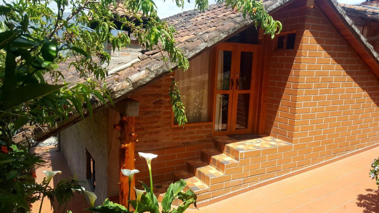 Atallaro Hospedaje Otavalo Exteriör bild
